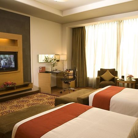 Radisson Blu Suites 古尔冈 外观 照片