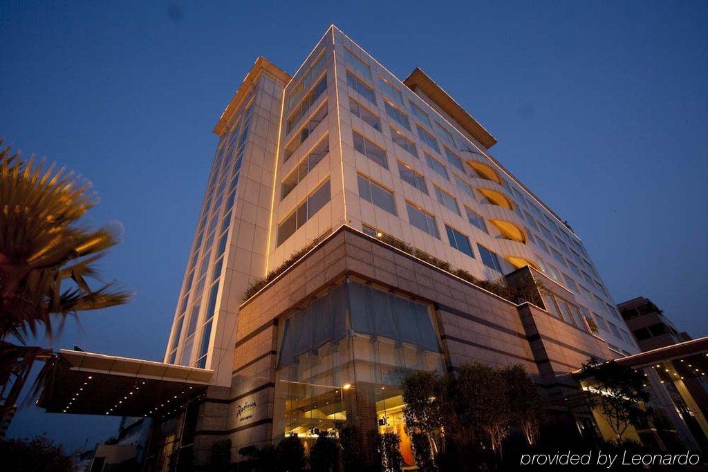Radisson Blu Suites 古尔冈 外观 照片